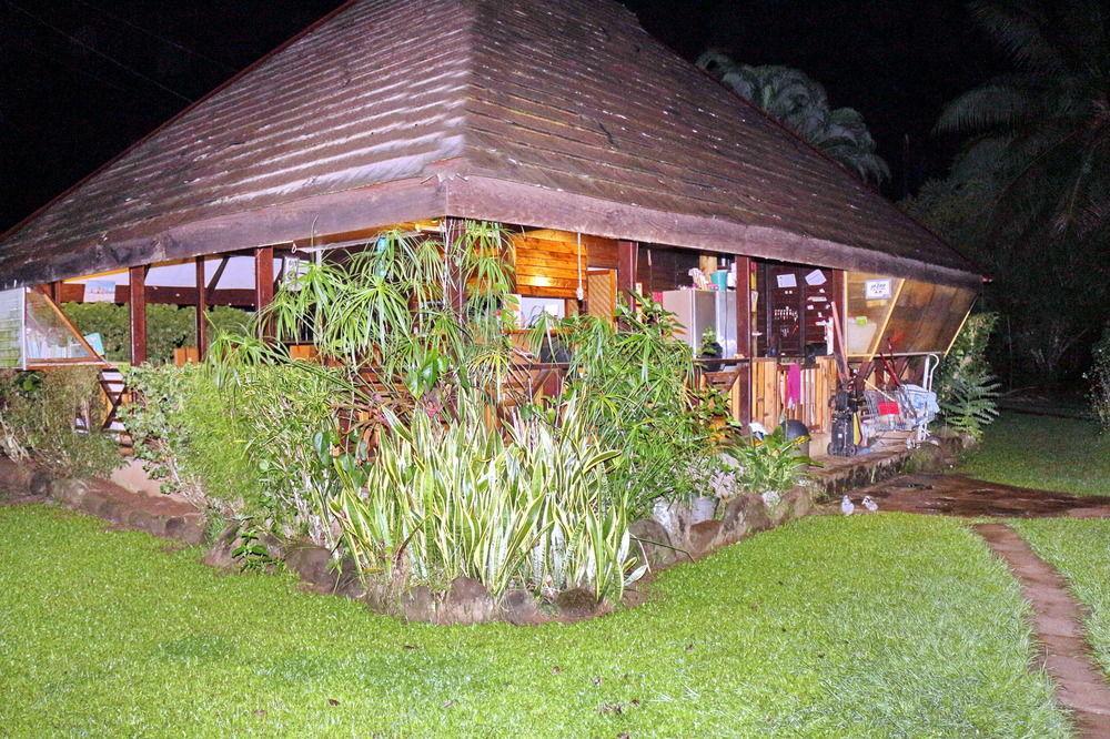 Pension Les 3 Cascades Raiatea Exterior photo